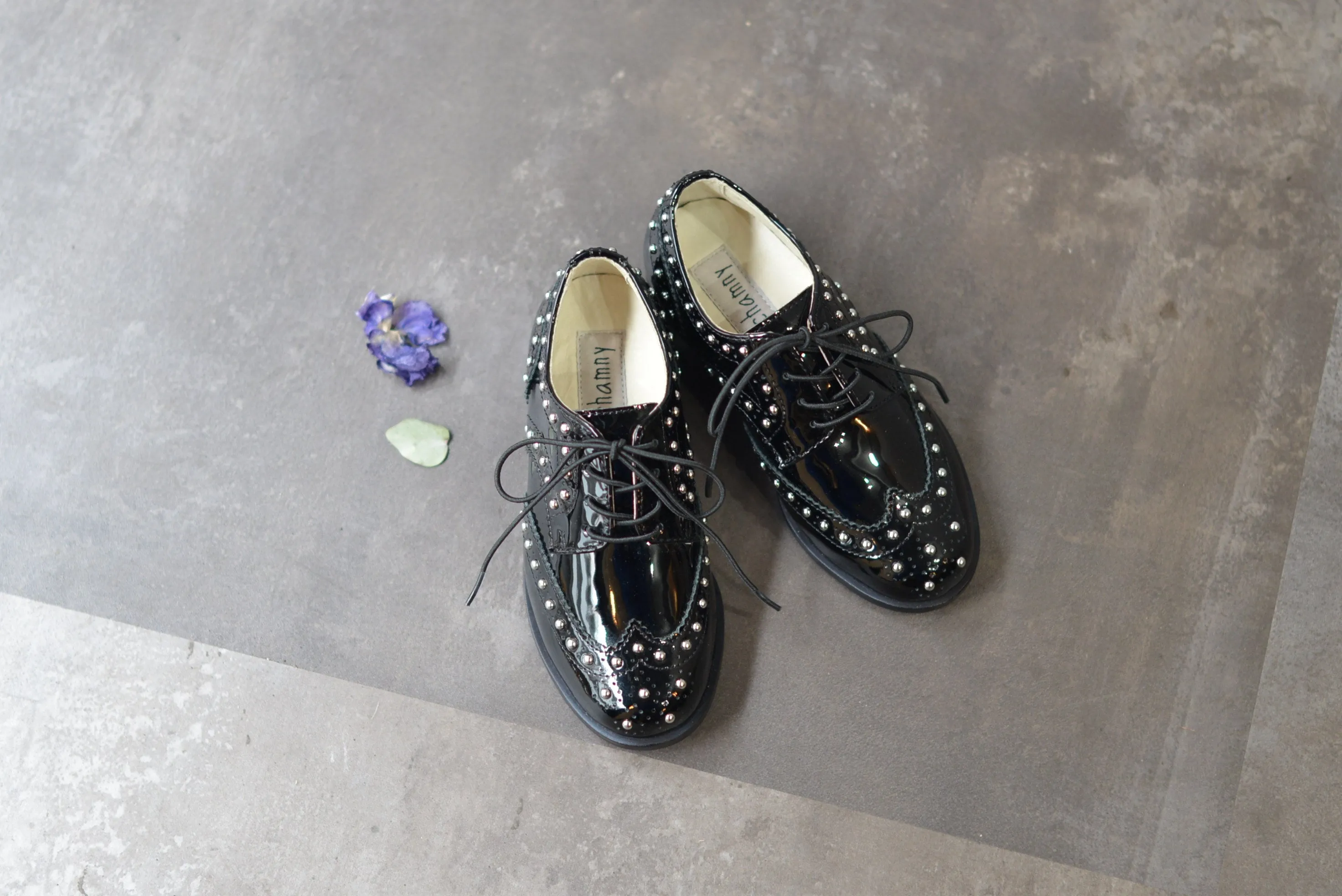 Studs Wing Tip Shoes